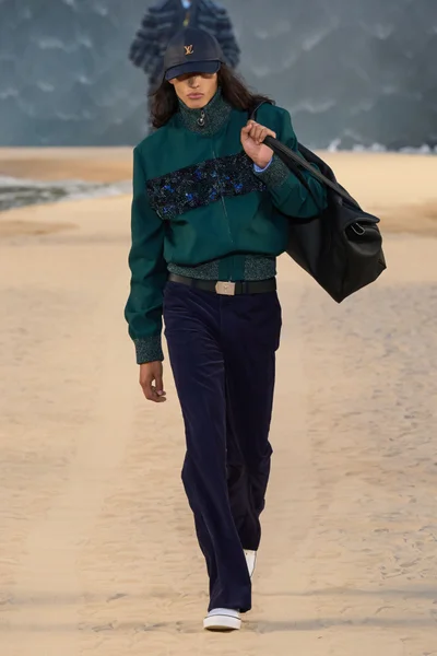 Look 28
